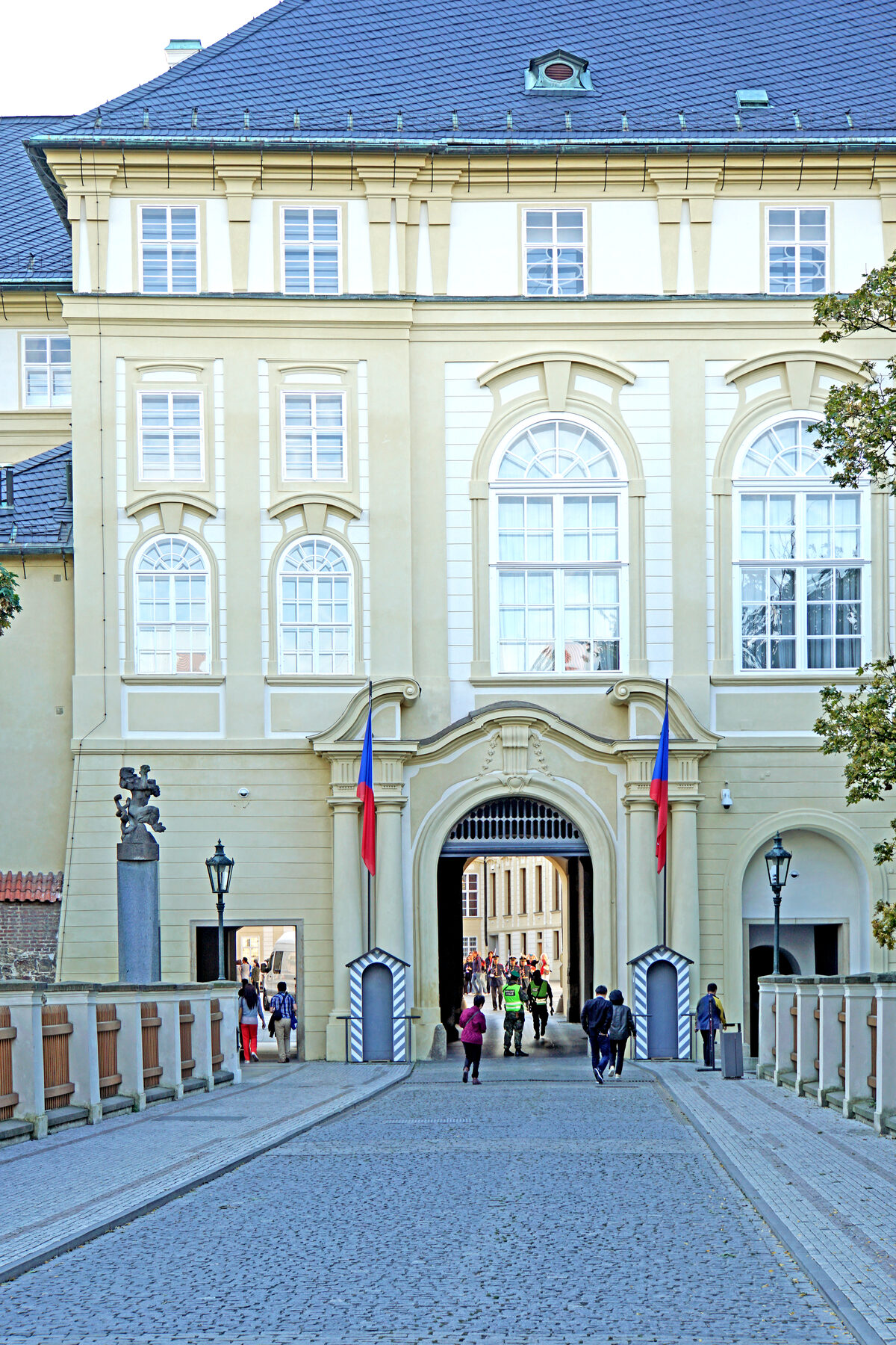 Prague Castle main entrance gate with guards